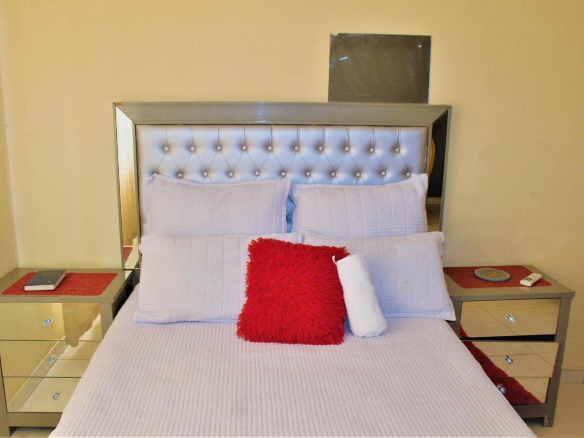 Opuwo P Wake Guesthouse الغرفة الصورة